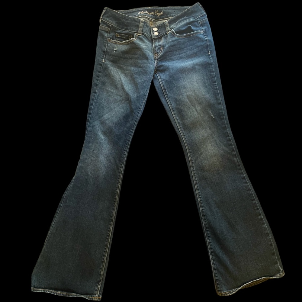 American eagle Size 4 Low Rise Stretch ARTIST Flare Jeans, Great Condition.
